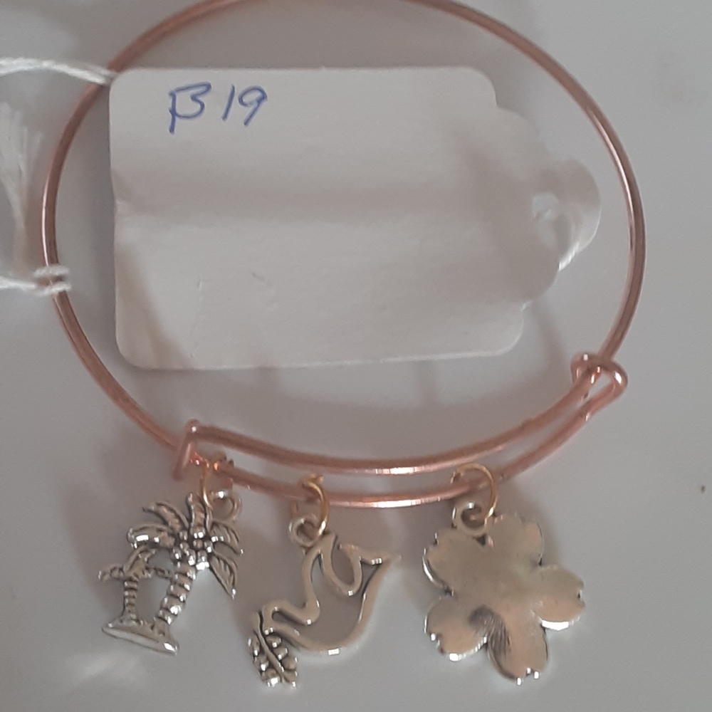 Adjustable bangle bracelet - Picture 2 of 2
